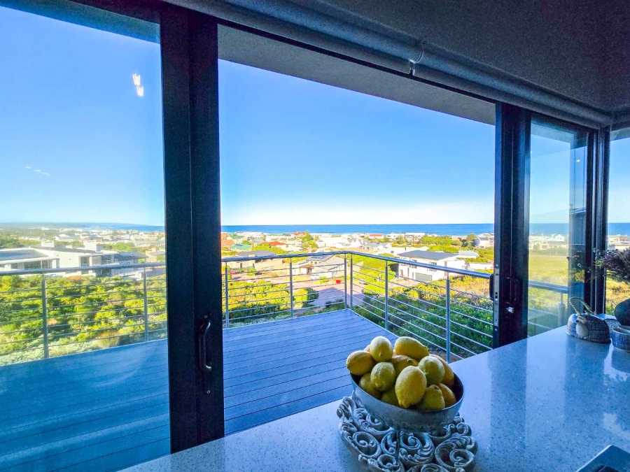 2 Bedroom Property for Sale in Stilbaai Oos Western Cape